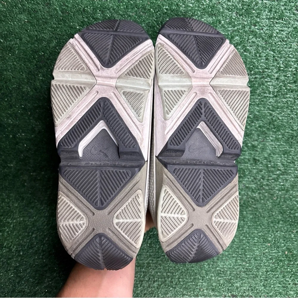 Nike Go FlyEase Slip On Shoes Light Army CW5883-300 Size‎ Mens 7 / Womens 8.5